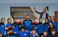 O Yücel Yılmaz, sporcu ve sporcunun dostu, halkın ise her konuda her zaman yanında.