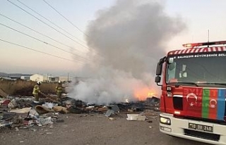 Balıkesir’de çöplük alanı yandı