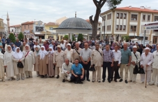 Burhaniye'de Hacılara Coşkulu Uğurlama