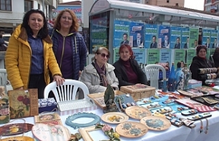 Burhaniye’de kadınların el emeği görücüye...