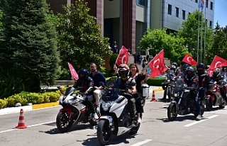 Motor severler, Balıkesir Üniversitesinde bayrak...