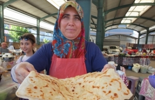 Bigadiç'te Hanımeli Pazarı kadınları iş...