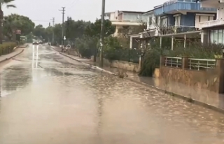 Ayvalık’ta yağış yer yer etkili oldu