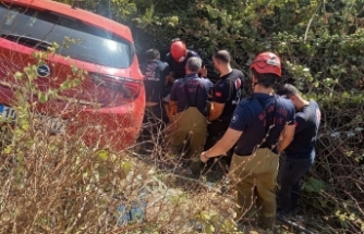 Bandırma'da otomobil şarampole uçtu: 1 yaralı