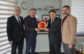 Kaymakam Odabaş'tan Edremitli hayırseverlere teşekkür plaketi