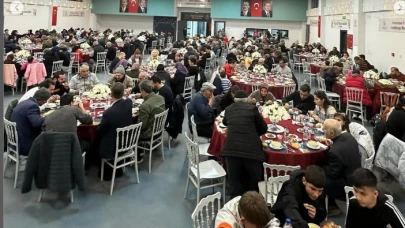 Vakıflar Balıkesir Bölge Müdürlüğü’nden Edremit ve Gelibolu’da 5 yıldızlı iftar