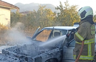 Sındırgı'da araç yangını Balıkesir